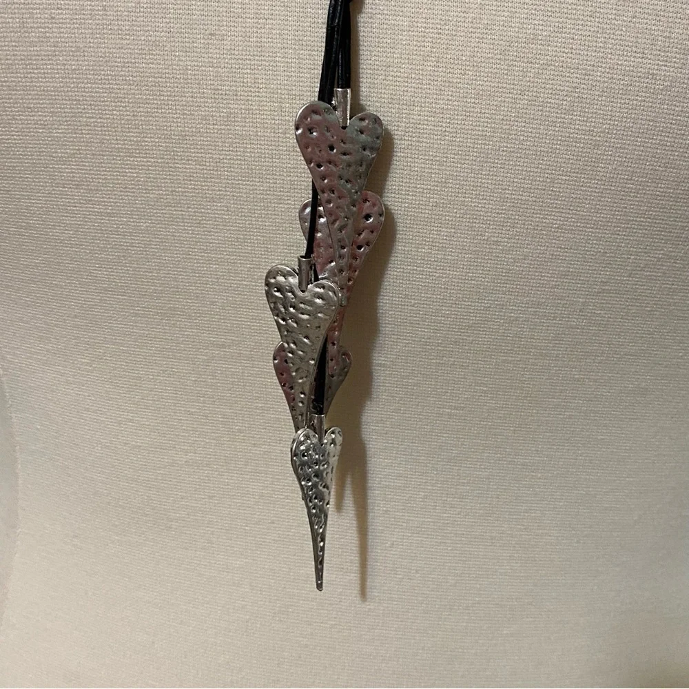 Black & Silver Arrow Necklace - Picture 2 of 4